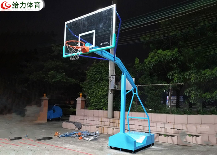 學校籃球架
