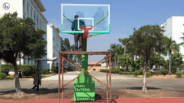 移動籃球架