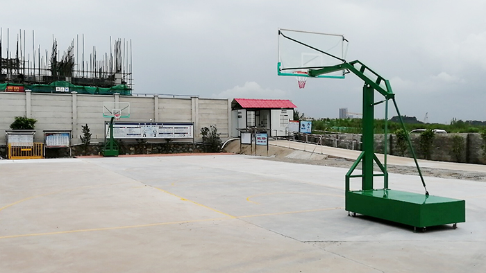 移動(dòng)籃球架