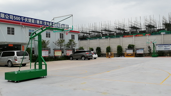 移動(dòng)籃球架