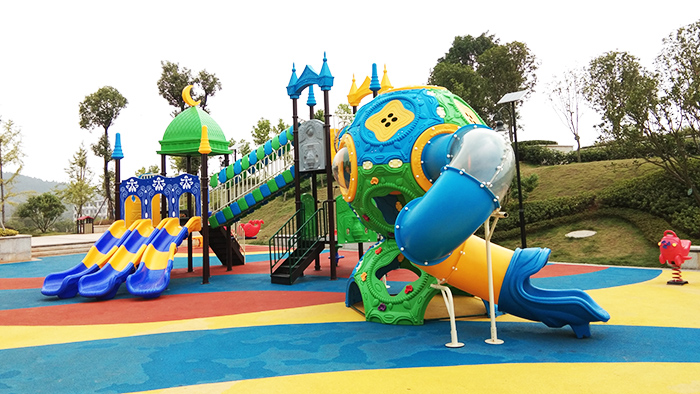 給力體育承接韶關(guān)丹霞新城小區(qū)移動籃球架，球場燈光圍網(wǎng)工程項(xiàng)目