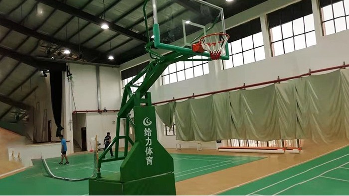籃球架廠家  移動(dòng)籃球架