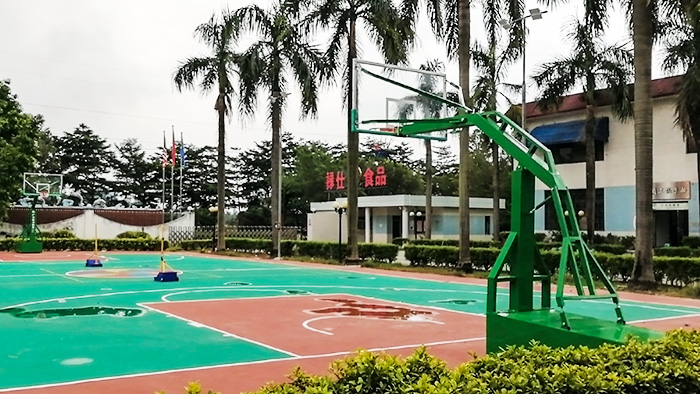 移動(dòng)籃球架